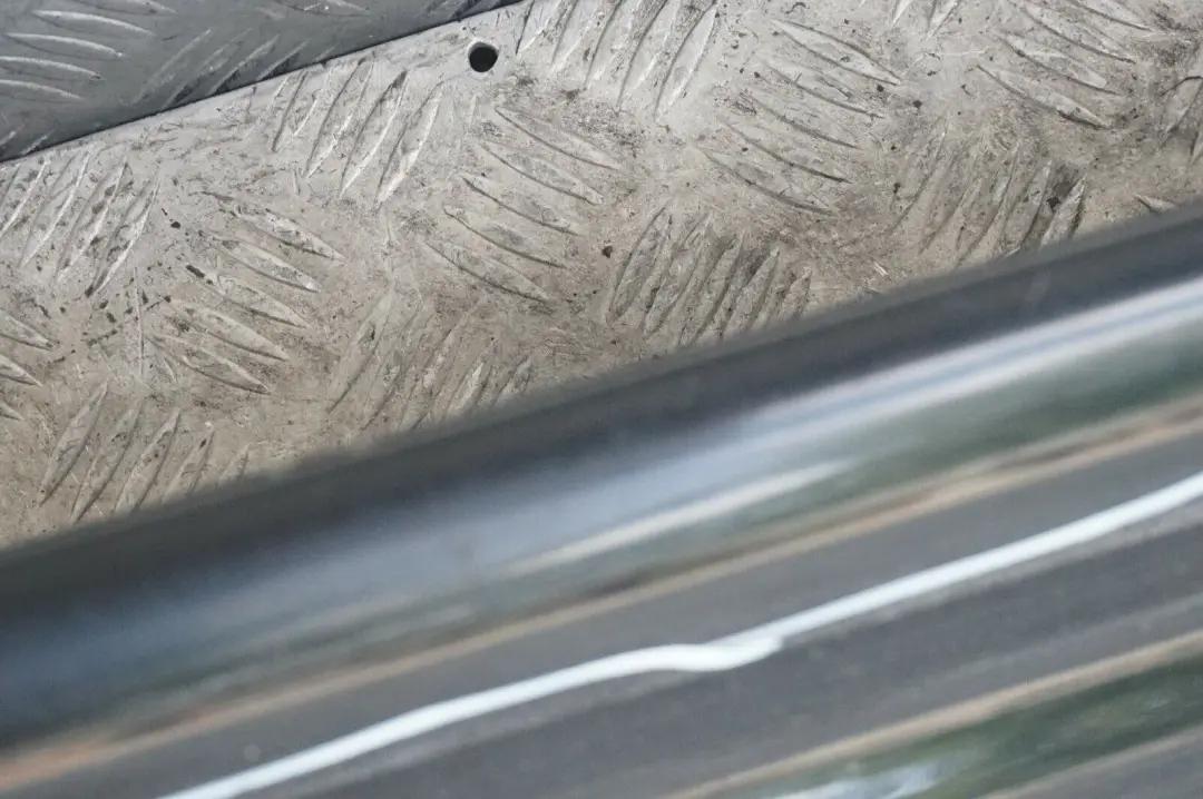 Nakładka listwa na próg lewa do BMW E83 X3 o numerze 3401809 BMW E83 X3 Nakładka listwa na próg lewa - SKU 3401809-BS - Numer Części 3401809