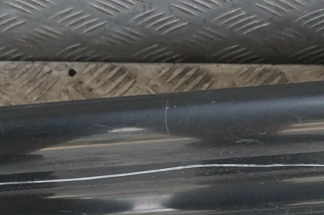 Verkleidung Trittbrett vorne rechts Black Sapphire Schwarz - 475 für BMW X3 er E83 mit Teilenummer 3401810 BMW X3 er E83 Verkleidung Trittbrett vorne rechts Black Sapphire Schwarz - 475 - SKU 3401810-BS - Teilenummer 3401810