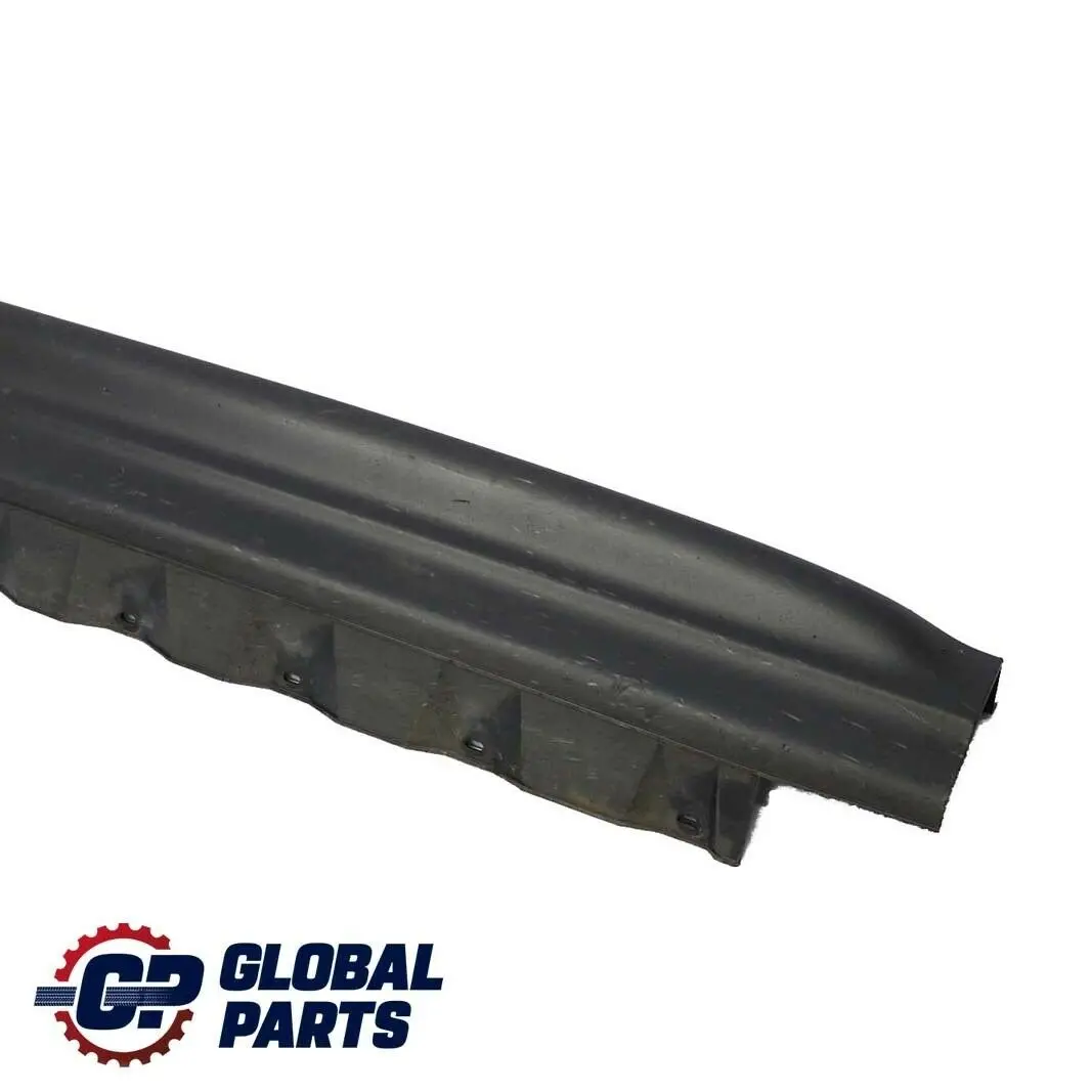 Carenatura Poggia Piedi Anteriore Destro per BMW X3 E83 con numero di parte 3401810 BMW X3 E83 Carenatura Poggia Piedi Anteriore Destro - SKU 3401810 - Numero di parte 3401810