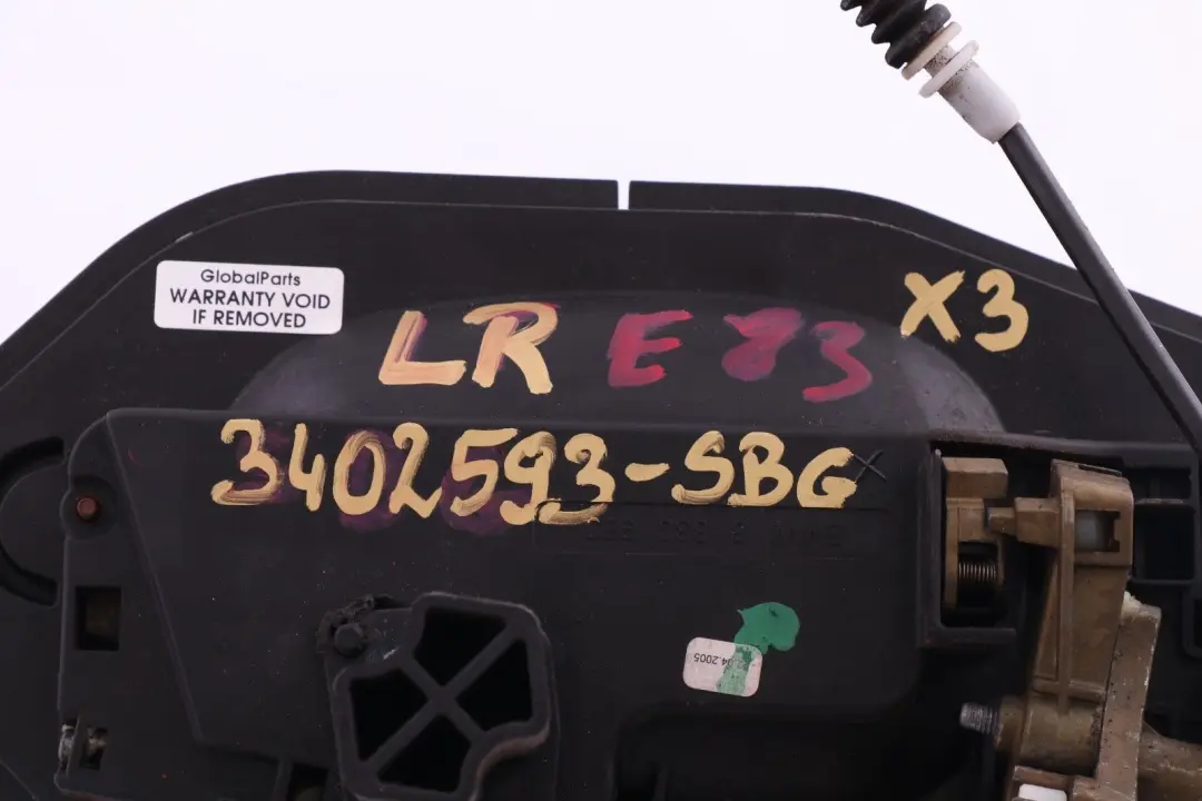 Klamka Drzwi Lewy Tył Silbergrau do BMW X3 E83 o numerze 3402593 BMW X3 E83 Klamka Drzwi Lewy Tył Silbergrau - SKU 3402593-SBG - Numer Części 3402593