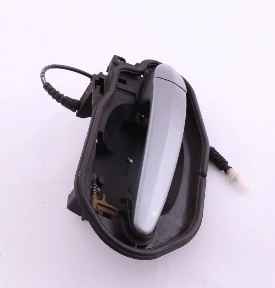 Griffbügel Grundiert Hinten Links Silbergrau Metallic A08 für BMW X3 er E83 mit Teilenummer 3402593 BMW X3 er E83 Griffbügel Grundiert Hinten Links Silbergrau Metallic A08 - SKU 3402593-SBG - Teilenummer 3402593