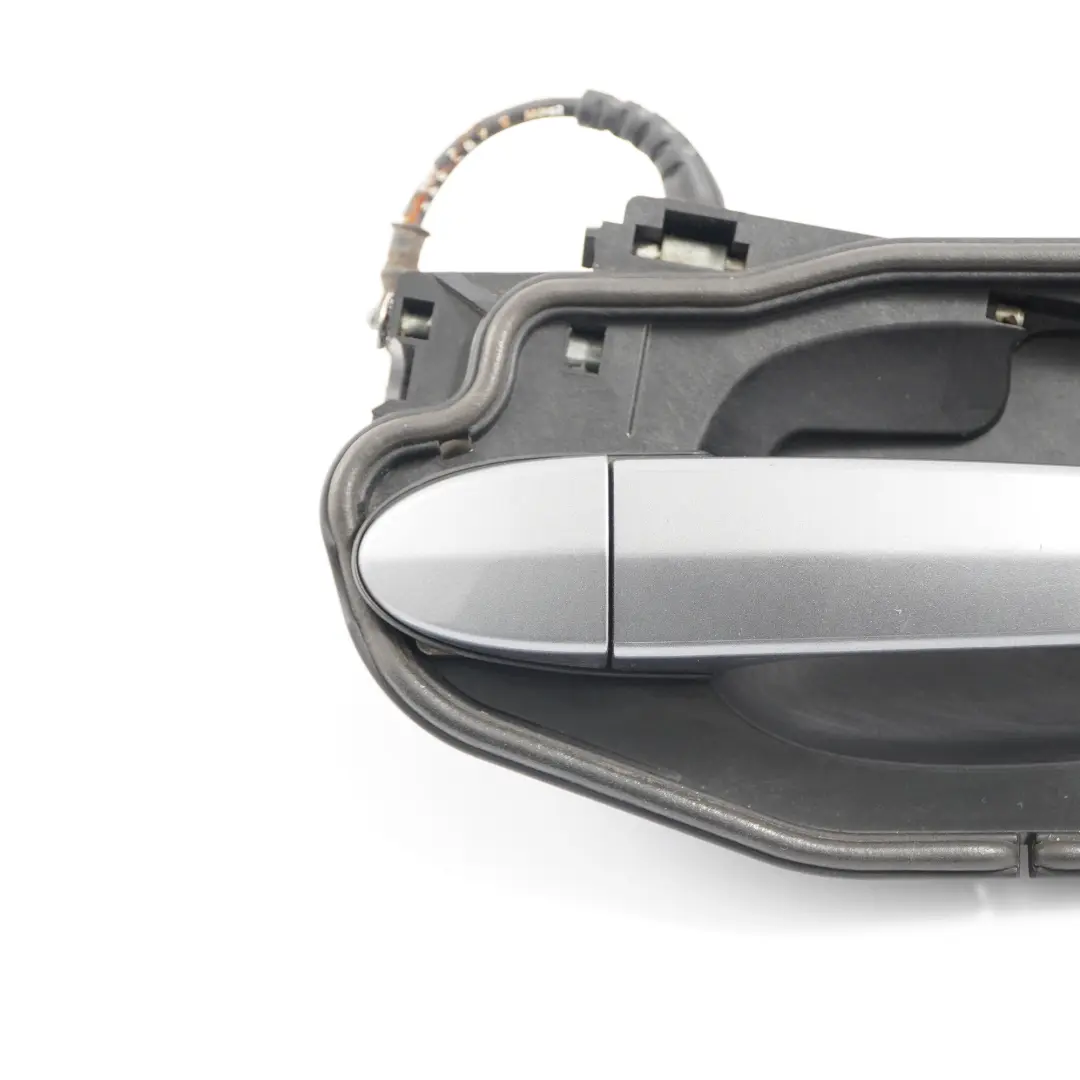 Asidero BMW X3 E83 Completo Trasero Derecho Spacegrau Gris Espacial - A52 para con número de pieza 3402593 Asidero BMW X3 E83 Completo Trasero Derecho Spacegrau Gris Espacial - A52 - SKU 3402593-SCG1 - Número de pieza 3402593