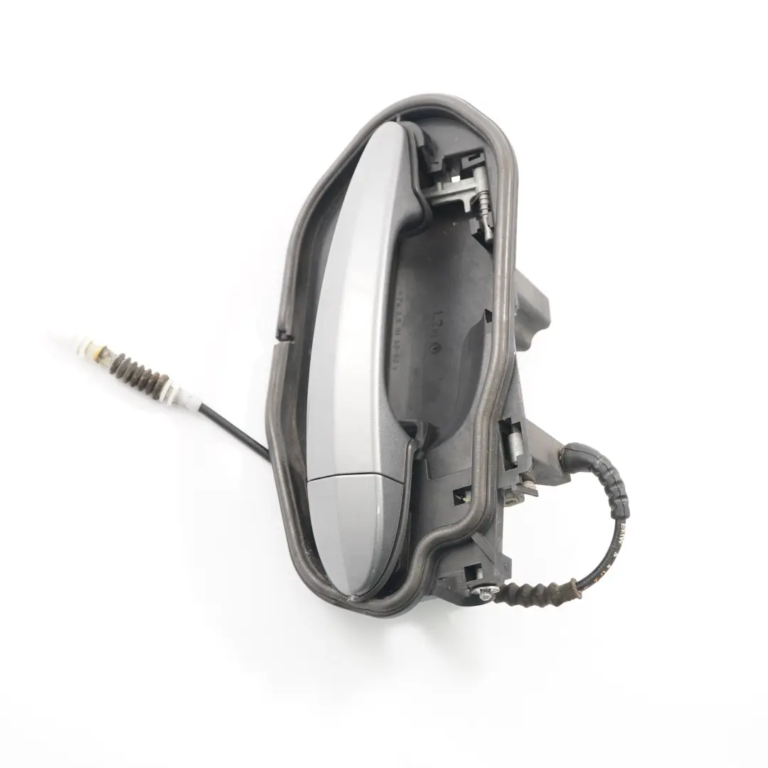 Klamka Drzwi Lewy Tył Spacegrau - A52 do BMW X3 E83 o numerze 3402593 BMW X3 E83 Klamka Drzwi Lewy Tył Spacegrau - A52 - SKU 3402593-SCG2 - Numer Części 3402593