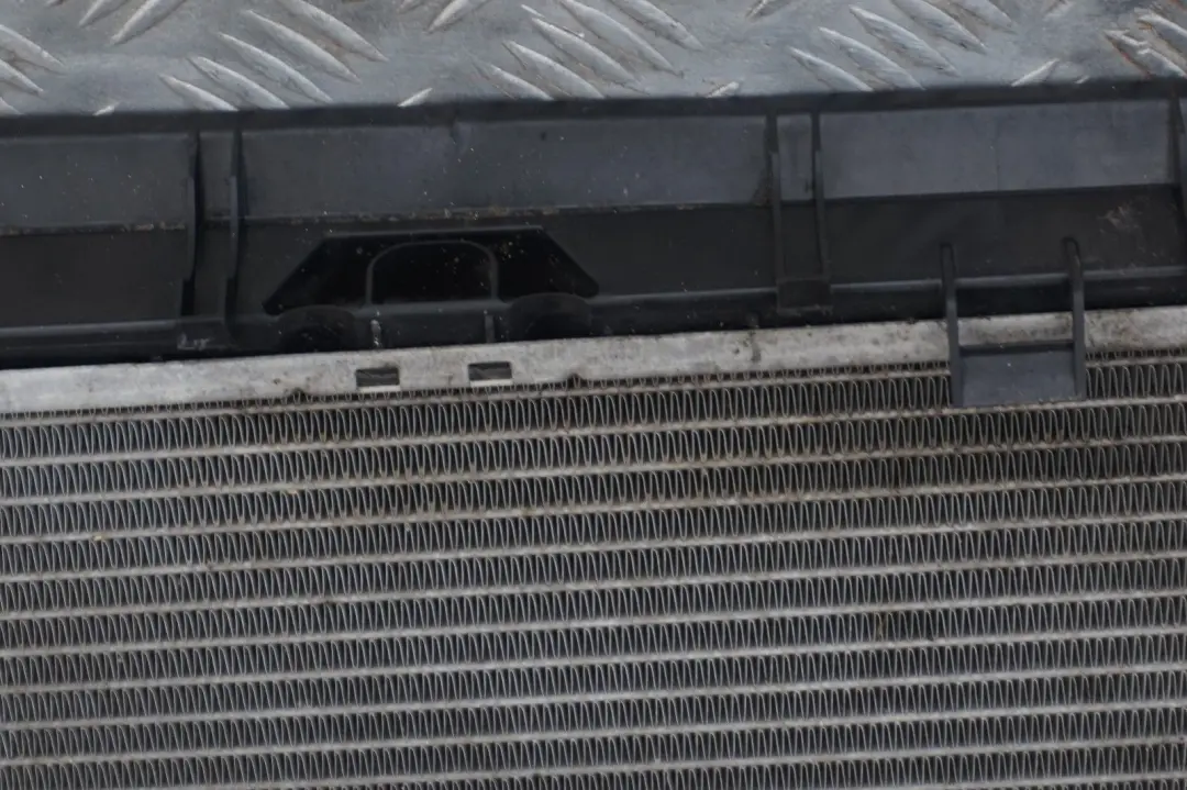 Radiateur Moteur Refroidissement Eau 1711 pour BMW X3 E83 à propos du numéro de pièce 3403551 BMW X3 E83 Radiateur Moteur Refroidissement Eau 1711 - SKU 3403551 - Numéro de pièce 3403551