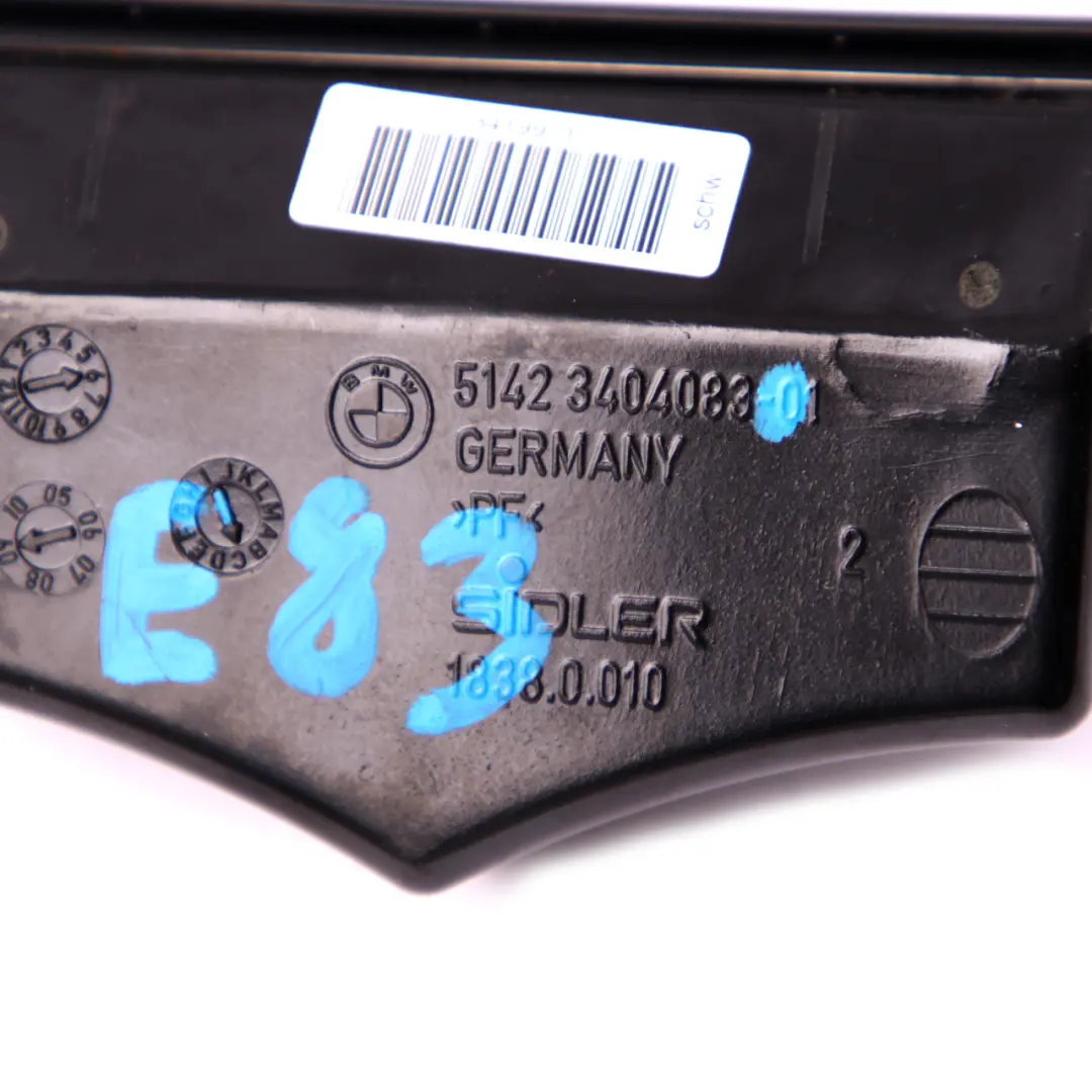 Puerta Trasera Tarjeta Cenicero Almacenamiento Trim Cover Negro para BMW E83 con número de pieza 3404083 BMW E83 Puerta Trasera Tarjeta Cenicero Almacenamiento Trim Cover Negro - SKU 3404083 - Número de pieza 3404083