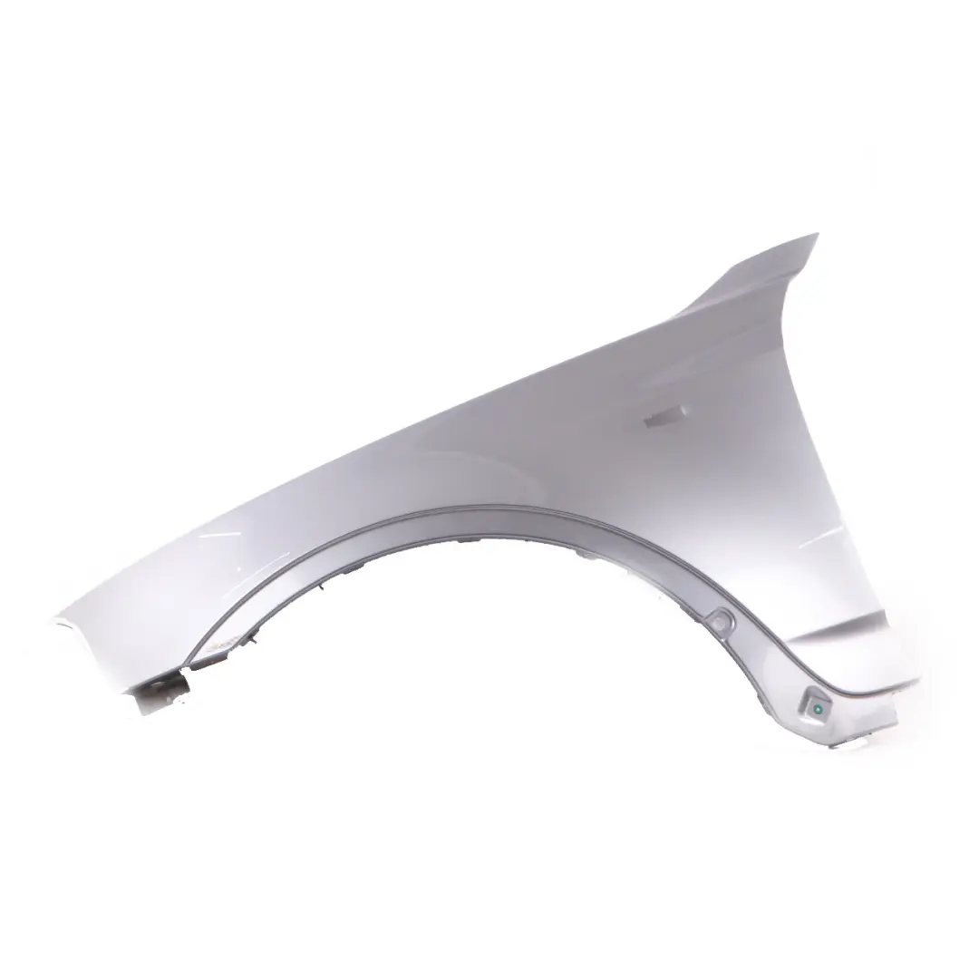 Guardabarros Aleta Lateral Delantera Izquierda Silbergrau Gris Plata A08 para BMW E83 con número de pieza 3405921 BMW E83 Guardabarros Aleta Lateral Delantera Izquierda Silbergrau Gris Plata A08 - SKU 3405921-SBG1 - Número de pieza 3405921