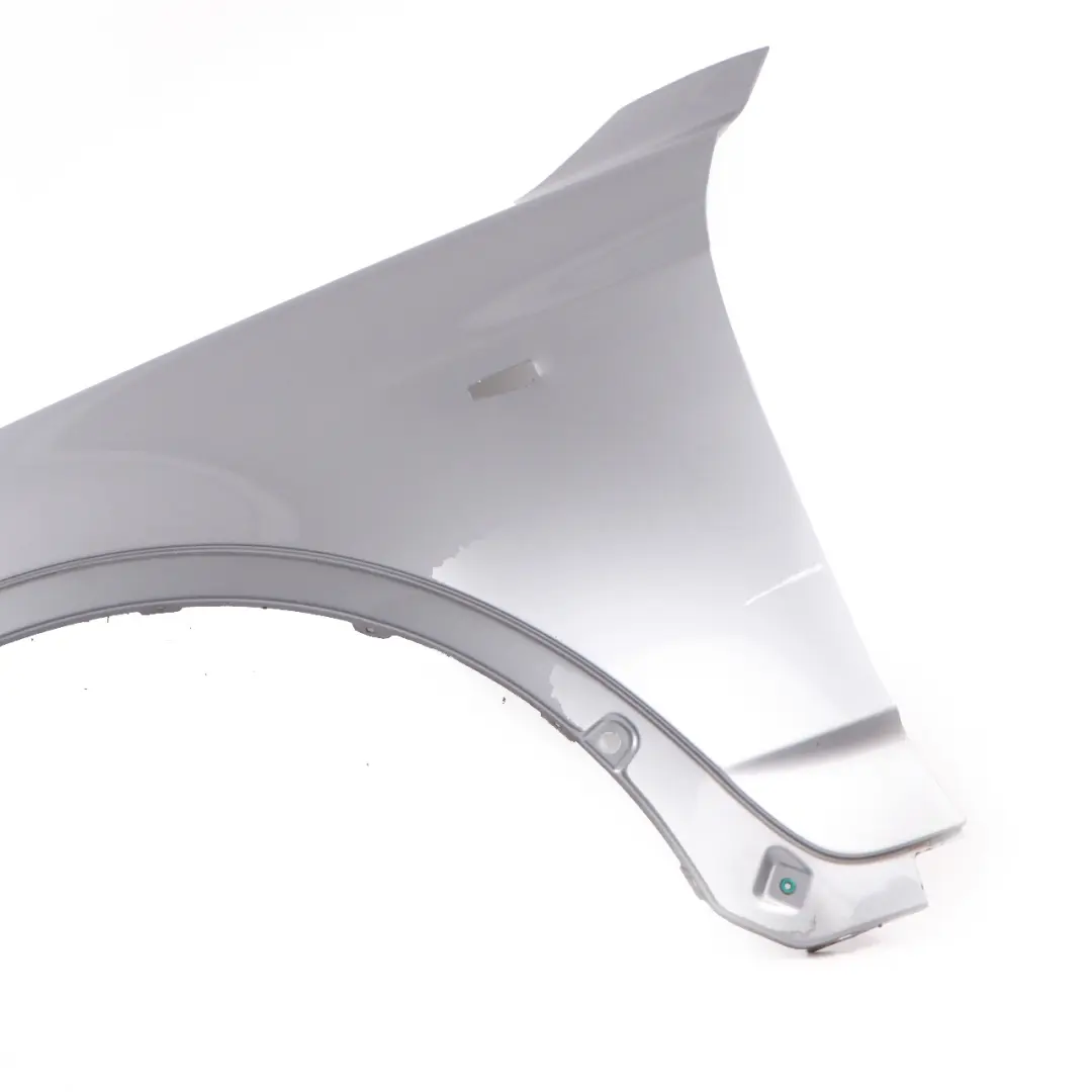 Guardabarros Aleta Lateral Delantera Izquierda Silbergrau Gris Plata A08 para BMW E83 con número de pieza 3405921 BMW E83 Guardabarros Aleta Lateral Delantera Izquierda Silbergrau Gris Plata A08 - SKU 3405921-SBG1 - Número de pieza 3405921