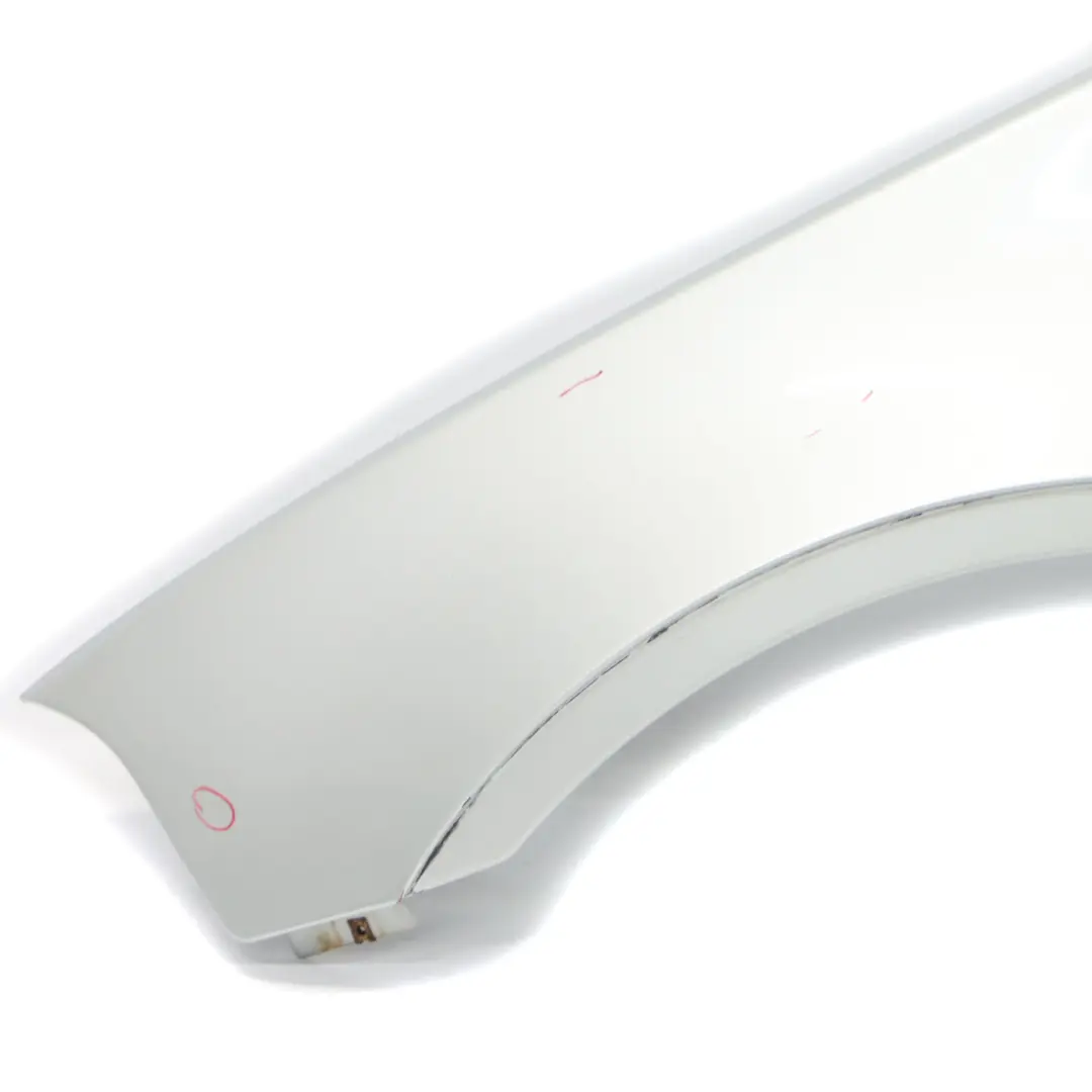 Aleta Lateral Delantera Izquierda Guardabarros Titansilber - 354 para BMW X3 E83 con número de pieza 3405921 BMW X3 E83 Aleta Lateral Delantera Izquierda Guardabarros Titansilber - 354 - SKU 3405921-TS2 - Número de pieza 3405921