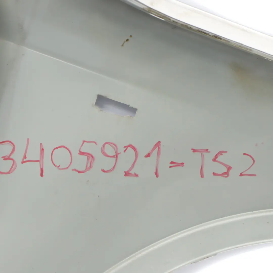 Błotnik Lewy Przód Titansilber Srebrny Metalik - 354 do BMW X3 E83 o numerze 3405921 BMW X3 E83 Błotnik Lewy Przód Titansilber Srebrny Metalik - 354 - SKU 3405921-TS2 - Numer Części 3405921