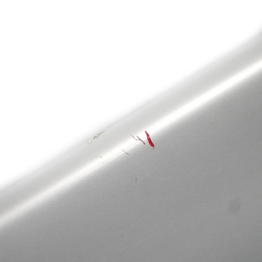 Pannello laterale parafango anteriore sinistro Titansilber - 354 per BMW X3 E83 con numero di parte 3405921 BMW X3 E83 Pannello laterale parafango anteriore sinistro Titansilber - 354 - SKU 3405921-TS3 - Numero di parte 3405921