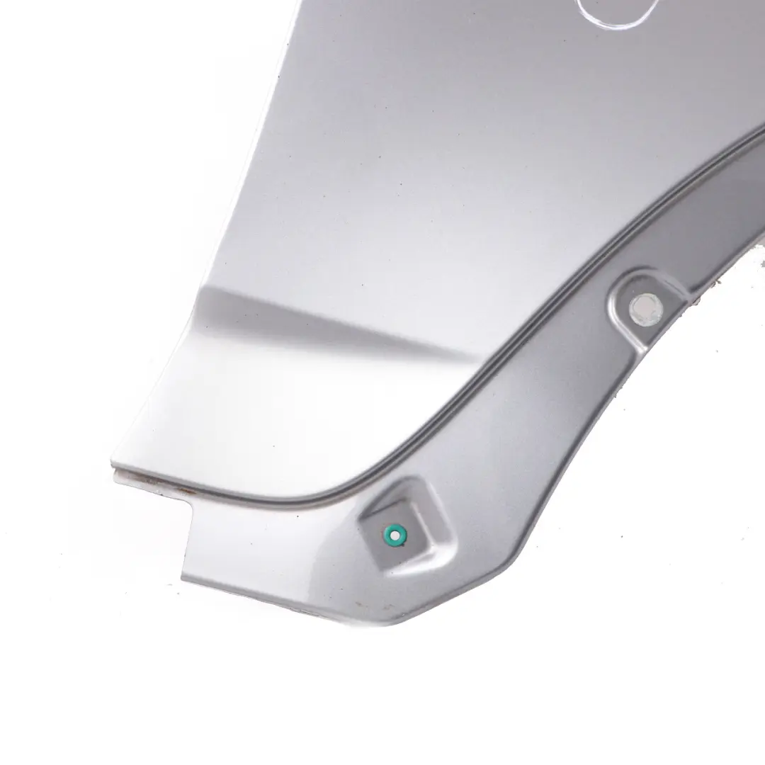 Błotnik Prawy Przód Silbergrau do BMW X3 E83 o numerze 3405922 BMW X3 E83 Błotnik Prawy Przód Silbergrau - SKU 3405922-SBG2 - Numer Części 3405922