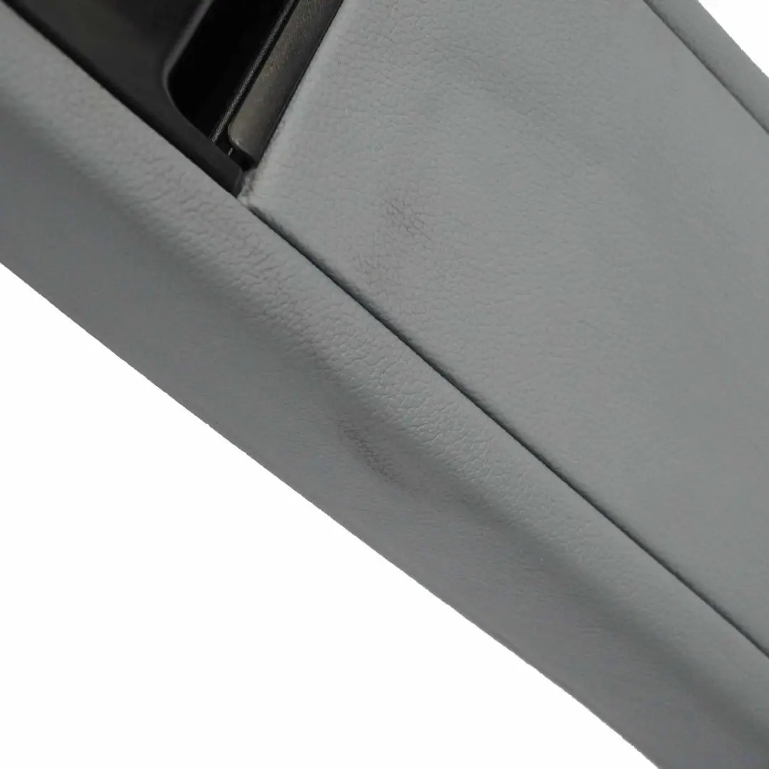 Sedile posteriore Portabicchieri Vaschetta Portaoggetti Pelle Grigio per BMW X3 E83 con numero di parte 3410448 BMW X3 E83 Sedile posteriore Portabicchieri Vaschetta Portaoggetti Pelle Grigio - SKU 3410448 - Numero di parte 3410448