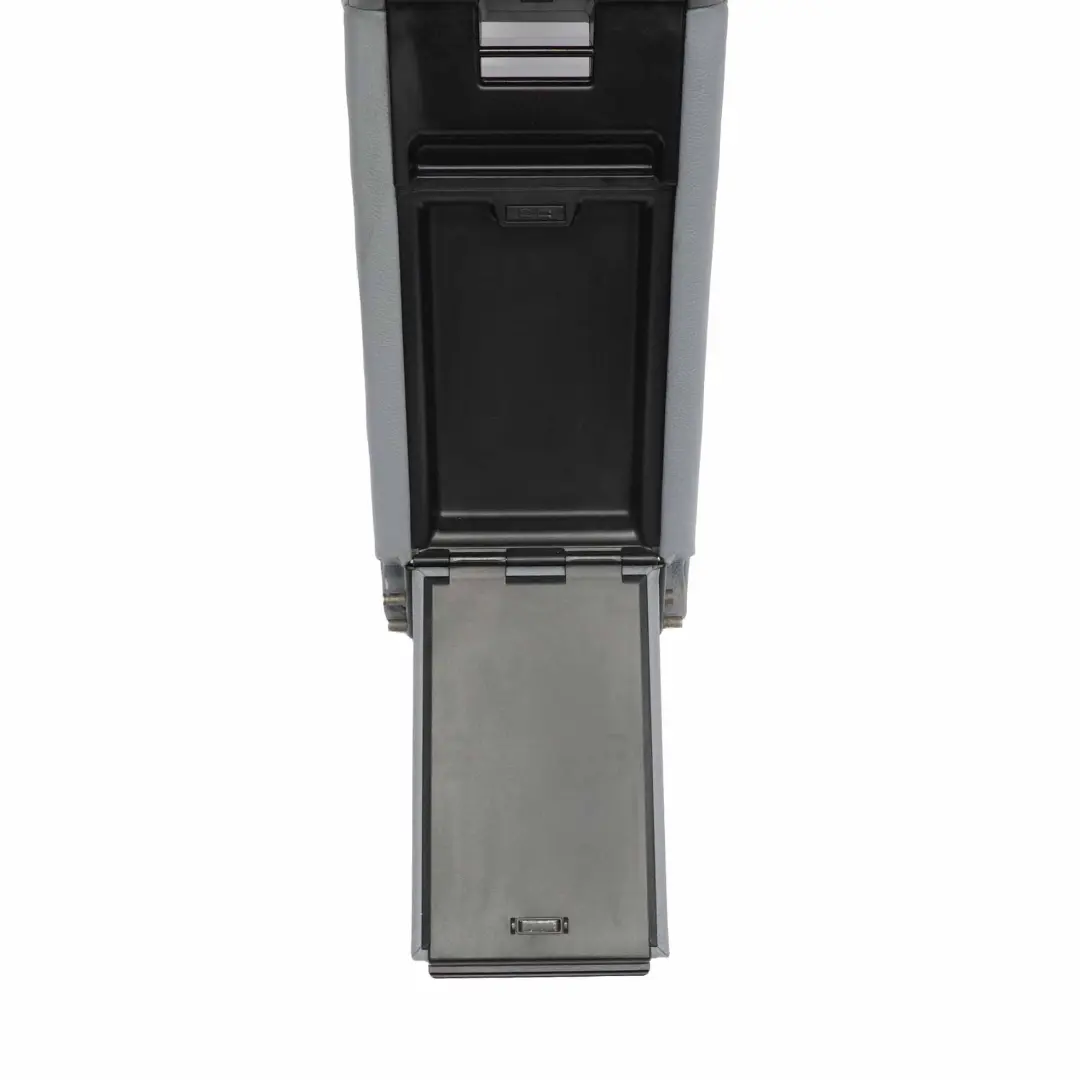 Siège Arrière Porte-gobelets Plateau Poche Cuir Gris Bleu pour BMW X3 E83 à propos du numéro de pièce 3410448 BMW X3 E83 Siège Arrière Porte-gobelets Plateau Poche Cuir Gris Bleu - SKU 3410448 - Numéro de pièce 3410448