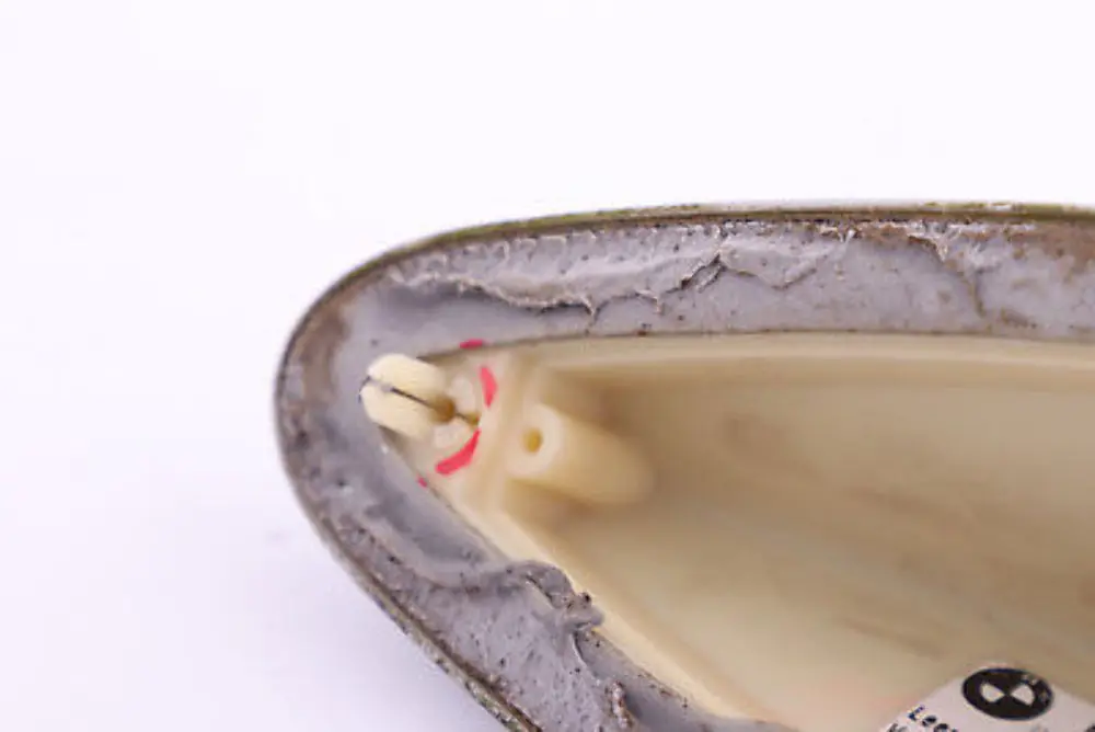 Obudowa Anteny Dach Rekin Titansilber - 354 do BMW X3 E83 o numerze 3411631 BMW X3 E83 Obudowa Anteny Dach Rekin Titansilber - 354 - SKU 3411631 - Numer Części 3411631