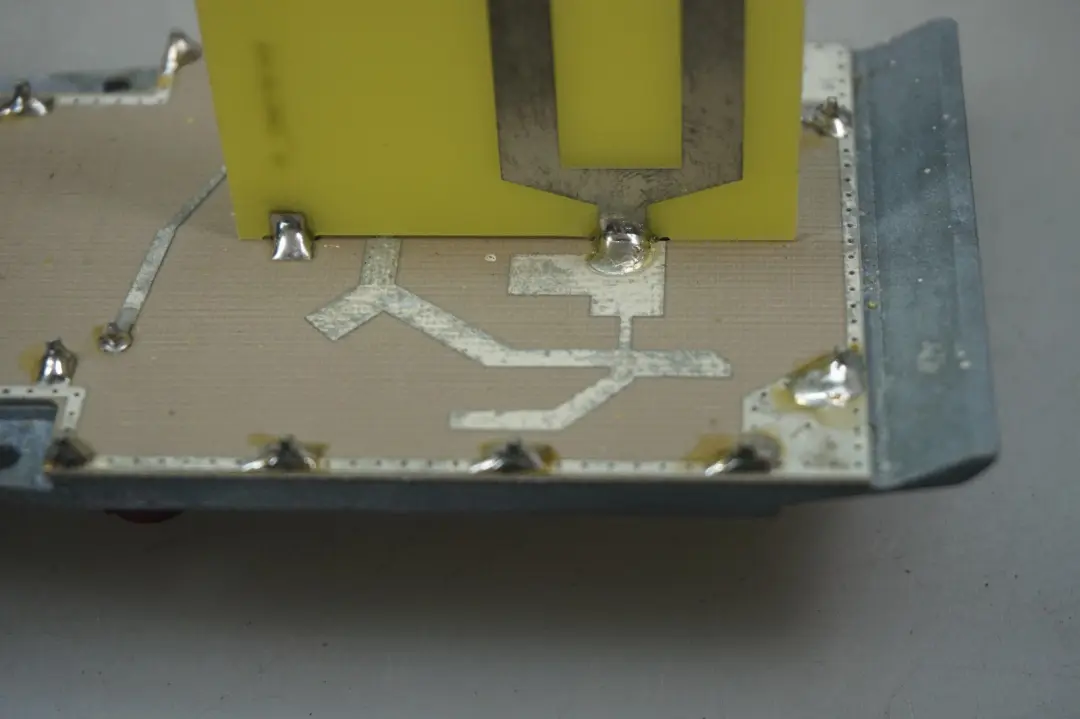 Roof Antenna Telephone to BMW X3 SERIES E83 LCI with Part number 3411632 BMW X3 SERIES E83 LCI Roof Antenna Telephone - SKU 3411632 - Part number 3411632