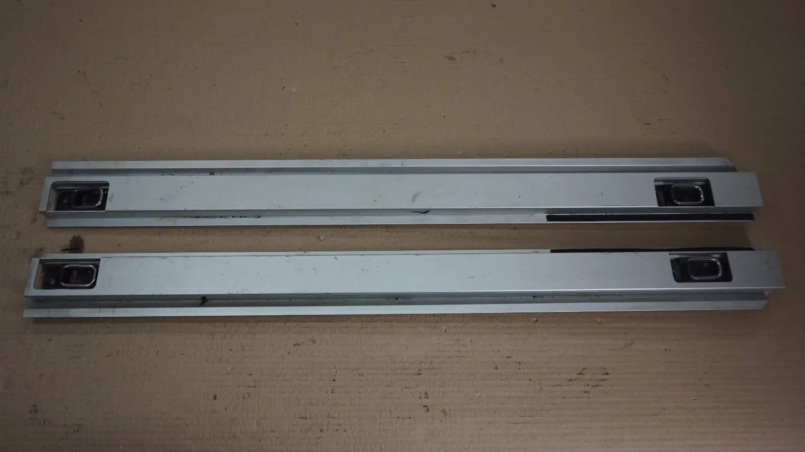 BMW E83 Maletero maletero Portón trasero Izquierda Derecha Juego rieles amarre