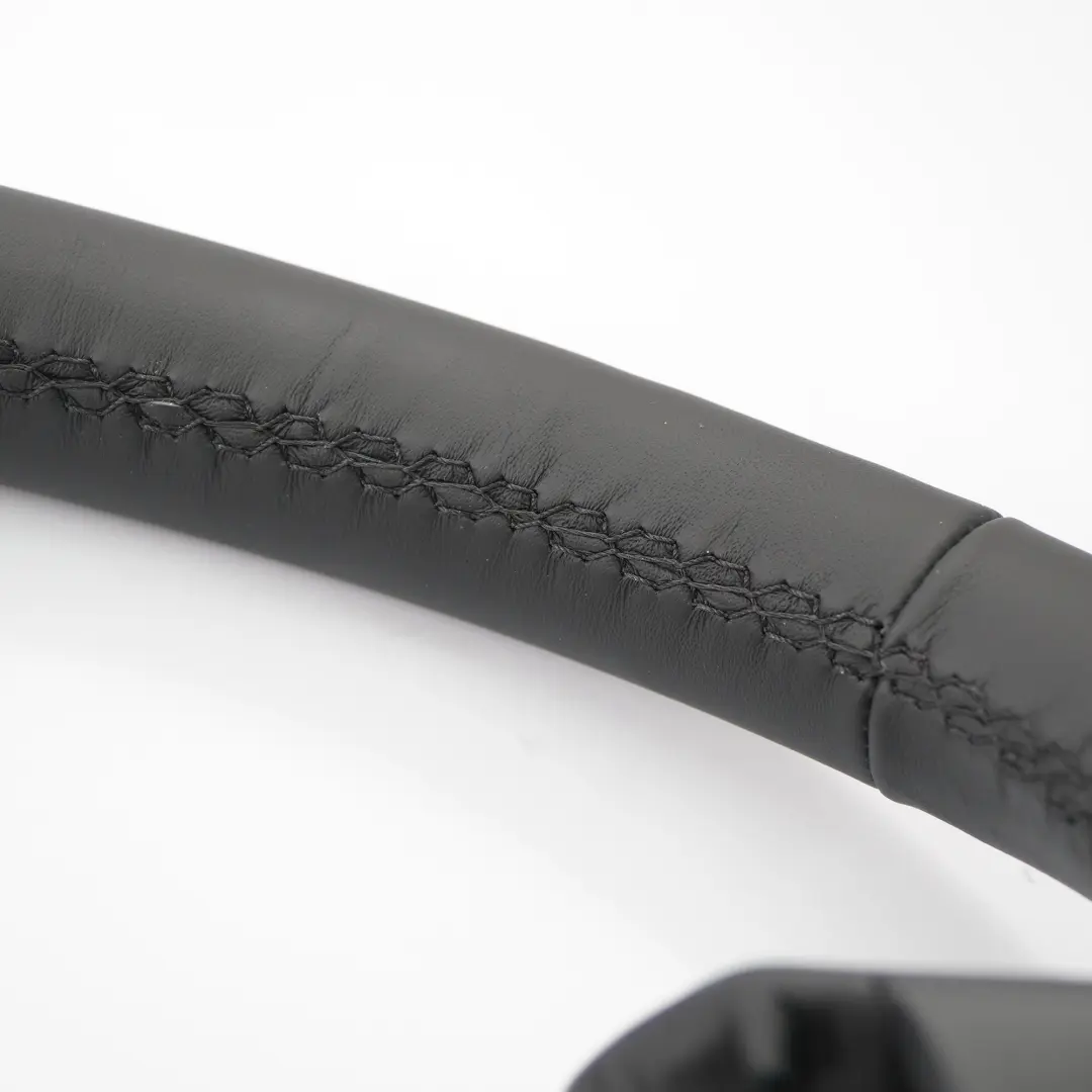 Kierownica NOWA Czarna Skóra Multifunkcja do Renault Master 3 o numerze 34121932A Renault Master 3 Kierownica NOWA Czarna Skóra Multifunkcja - SKU 34121932A-2 - Numer Części 34121932A