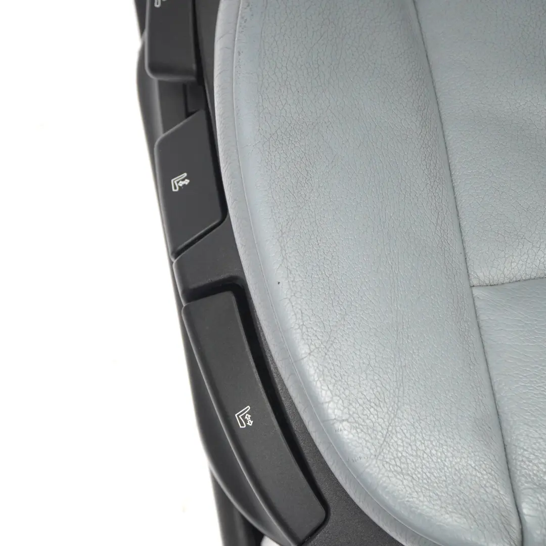 Sedile anteriore destro riscaldato in pelle Ambiente Grigio Blu Grau per BMW X3 E83 con numero di parte 3412215 BMW X3 E83 Sedile anteriore destro riscaldato in pelle Ambiente Grigio Blu Grau - SKU 3412215-5 - Numero di parte 3412215