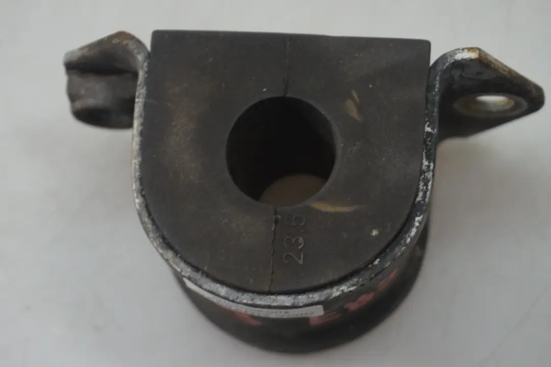 Guma poduszka stabilizatora przód do BMW E83 X3 o numerze 3413134 BMW E83 X3 Guma poduszka stabilizatora przód - SKU 3413134 - Numer Części 3413134