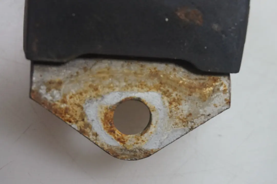 Eje delantero Estabilizador Goma Montaje Izquierda / Derecha para BMW X3 E83 LCI con número de pieza 3413134 BMW X3 E83 LCI Eje delantero Estabilizador Goma Montaje Izquierda / Derecha - SKU 3413134 - Número de pieza 3413134