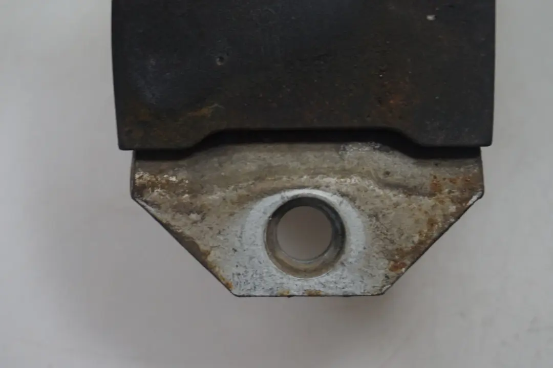 Caoutchouc Stabilisateur Droite / A Gauche D=22,8 MM 3130 pour BMW X3 E83 LCI à propos du numéro de pièce 3413134 BMW X3 E83 LCI Caoutchouc Stabilisateur Droite / A Gauche D=22,8 MM 3130 - SKU 3413134 - Numéro de pièce 3413134