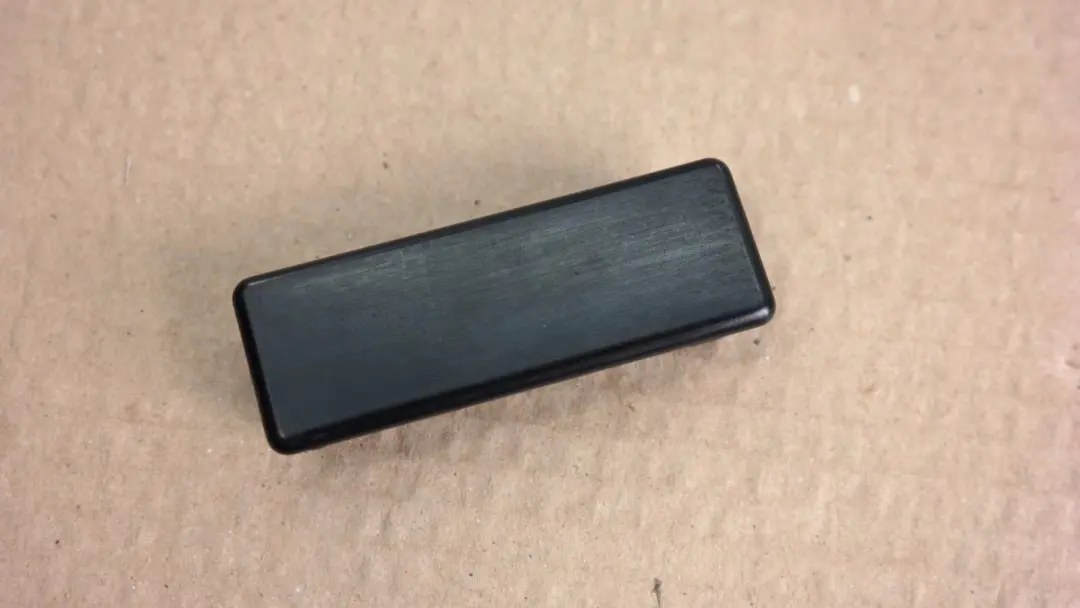 Fußraum Blende Ausschnitt LeuchteSCHWARZ für BMW Z4 X3 er E83 E85 R50 mit Teilenummer 51453413281 BMW Z4 X3 er E83 E85 R50 Fußraum Blende Ausschnitt LeuchteSCHWARZ - SKU 3413281 - Teilenummer 51453413281