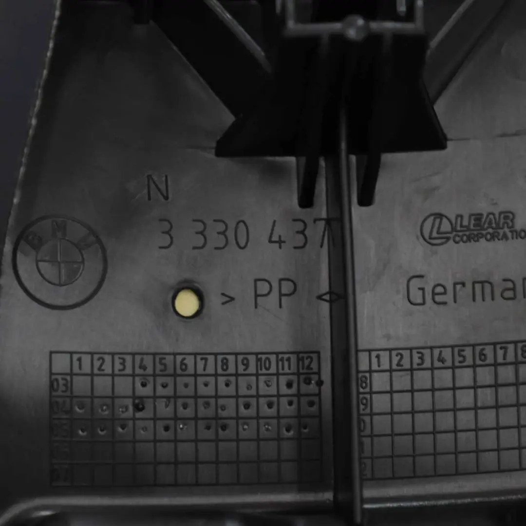 Boczek Kanapy Lewy Tył Czarny do BMW X3 E83 o numerze 3413567 BMW X3 E83 Boczek Kanapy Lewy Tył Czarny - SKU 3413567 - Numer Części 3413567