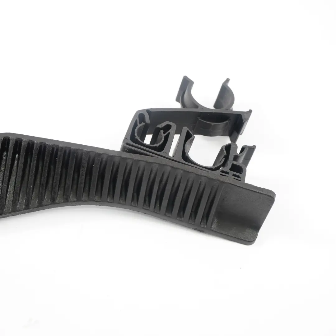 Supporto refrigerante 2.0i N46 Compressore Acqua Tubo Staffa per BMW X3 E83 con numero di parte 3413745 BMW X3 E83 Supporto refrigerante 2.0i N46 Compressore Acqua Tubo Staffa - SKU 3413745 - Numero di parte 3413745