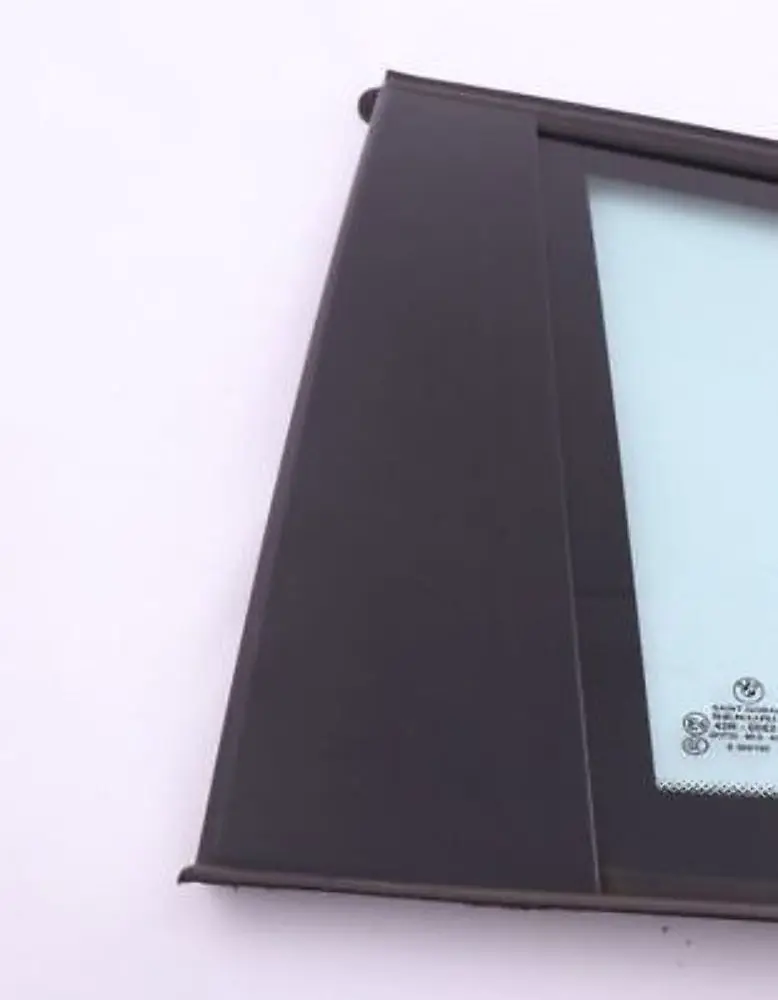 Vetro Laterale Fisso Verde Posteriore Sinistro AS2 per BMW X3 E83 con numero di parte 3413907 BMW X3 E83 Vetro Laterale Fisso Verde Posteriore Sinistro AS2 - SKU 3413907-1 - Numero di parte 3413907