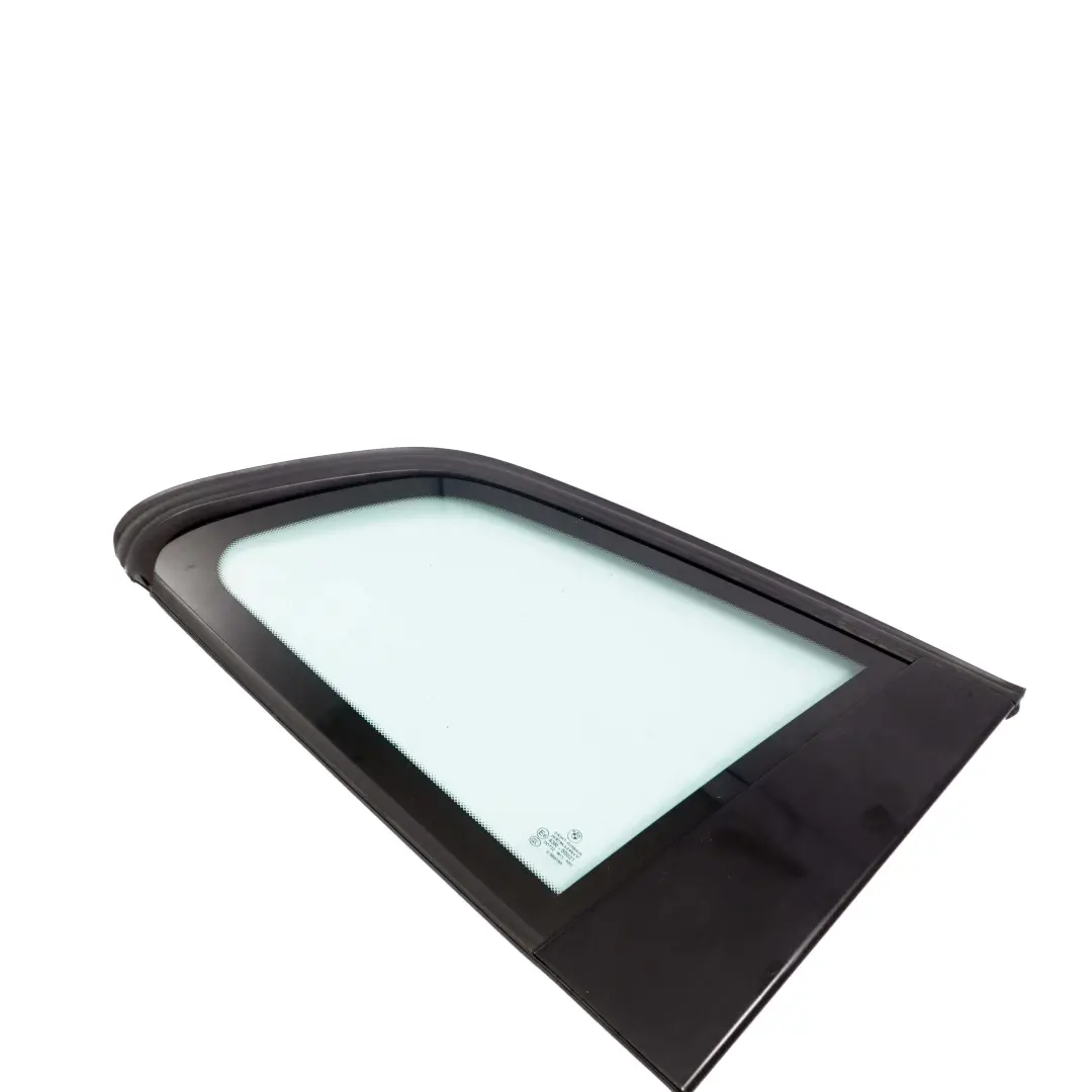 Vitre laterale fixe verte arriere droite AS2 pour BMW X3 E83 à propos du numéro de pièce 3413916 BMW X3 E83 Vitre laterale fixe verte arriere droite AS2 - SKU 3413916-1 - Numéro de pièce 3413916