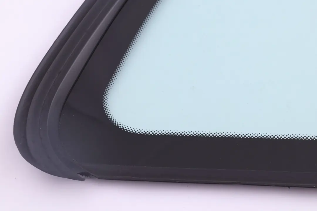 Embellecedor Cristal Lateral Ventana Trasera Derecha AS2 Glanzschwarz para BMW X3 E83 con número de pieza 3413916 BMW X3 E83 Embellecedor Cristal Lateral Ventana Trasera Derecha AS2 Glanzschwarz - SKU 3413916-2 - Número de pieza 3413916