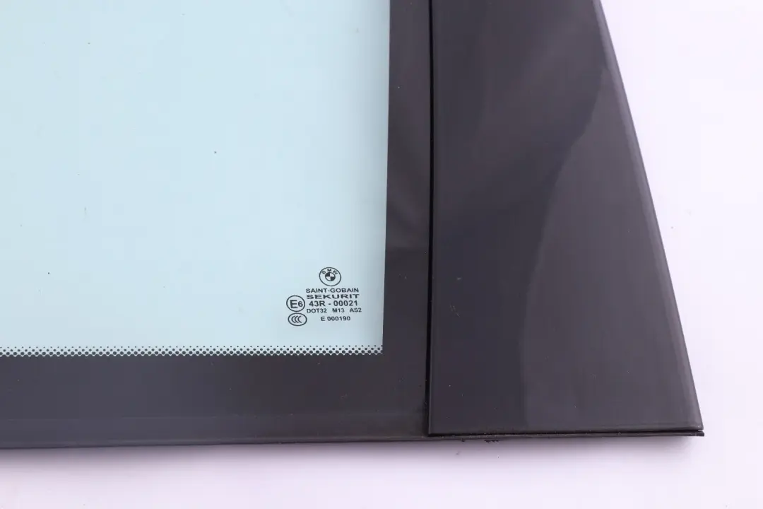 Embellecedor Cristal Lateral Ventana Trasera Derecha AS2 Glanzschwarz para BMW X3 E83 con número de pieza 3413916 BMW X3 E83 Embellecedor Cristal Lateral Ventana Trasera Derecha AS2 Glanzschwarz - SKU 3413916-2 - Número de pieza 3413916