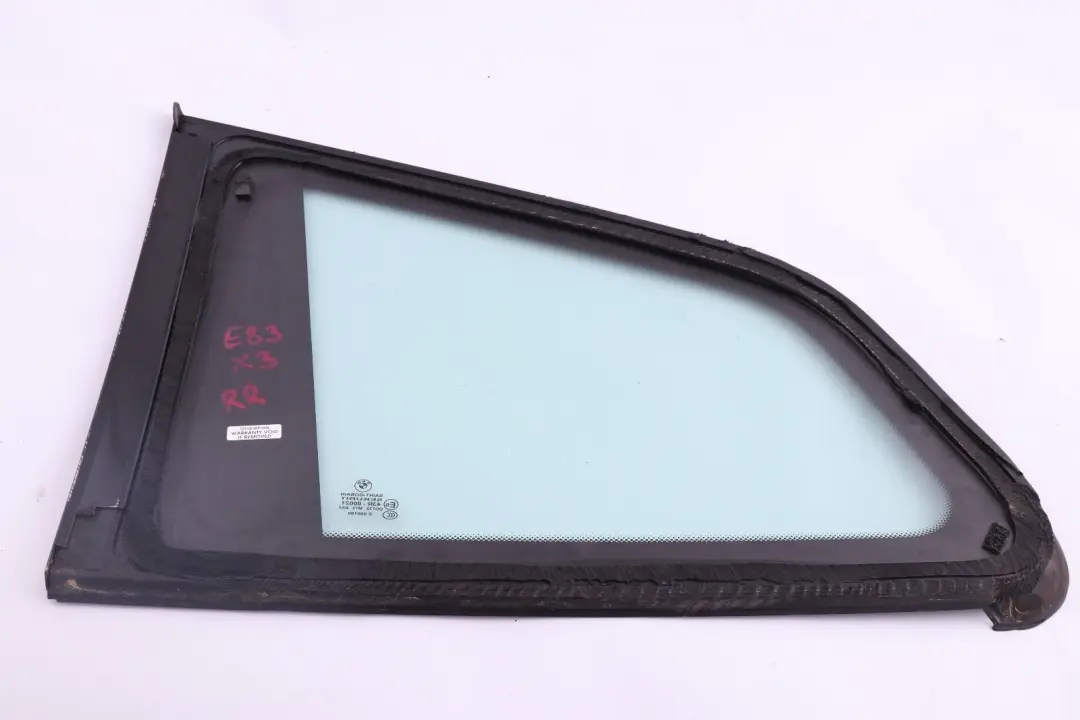 Embellecedor Cristal Lateral Ventana Trasera Derecha AS2 Glanzschwarz para BMW X3 E83 con número de pieza 3413916 BMW X3 E83 Embellecedor Cristal Lateral Ventana Trasera Derecha AS2 Glanzschwarz - SKU 3413916-2 - Número de pieza 3413916