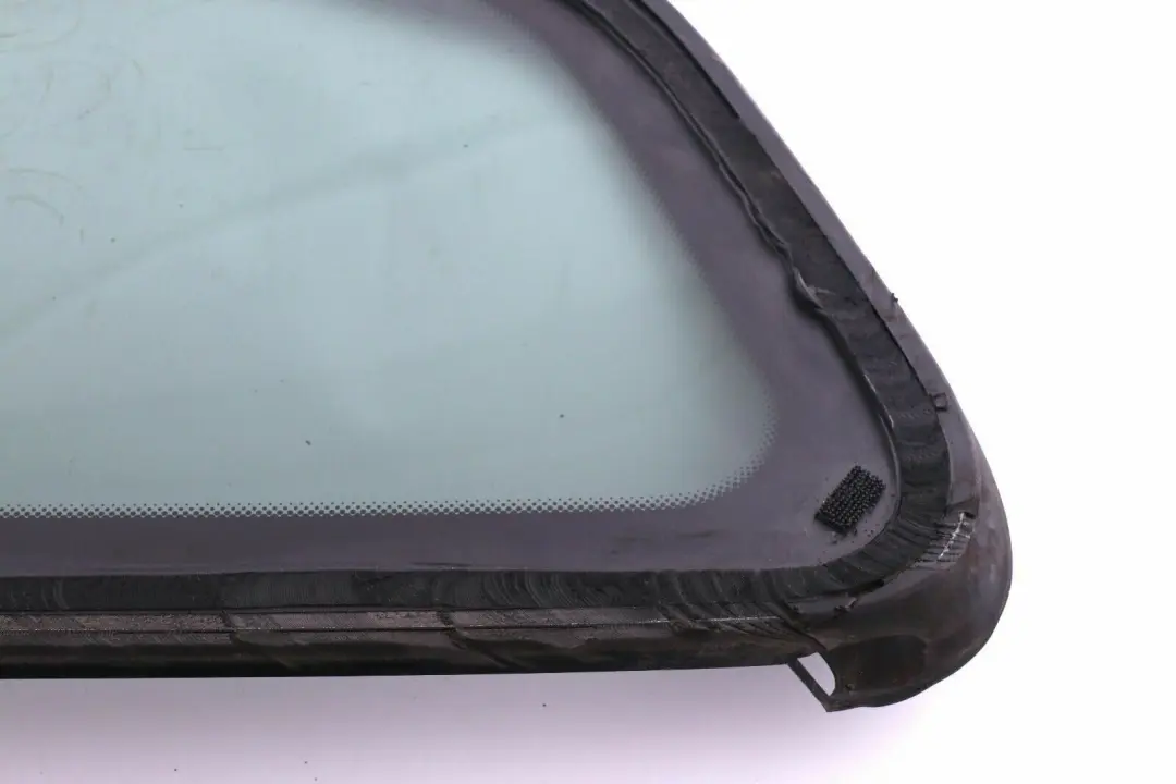 BMW X3 E83 LCI Fenetre Laterale Festst Noir Arriere Droite 5136 - SKU 3413918 - Numéro de pièce 3413918