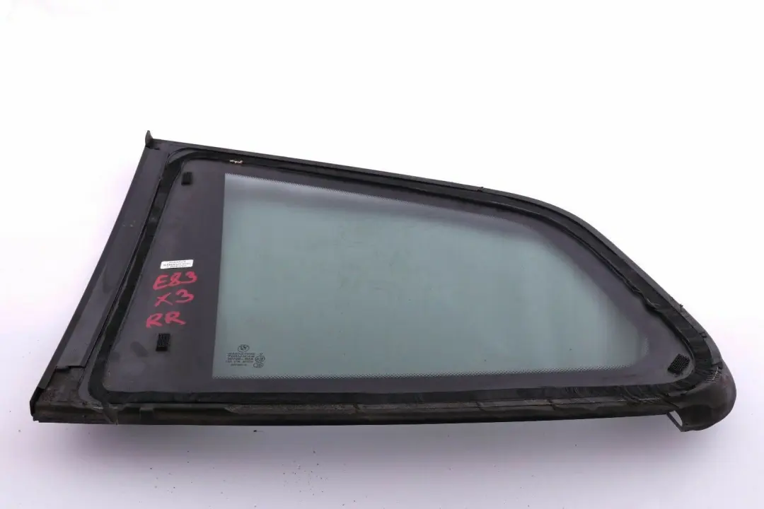 Finestrino Laterale Vetro Posteriore Destro Glanzschwarz AS3 per BMW X3 E83 con numero di parte 3413918 BMW X3 E83 Finestrino Laterale Vetro Posteriore Destro Glanzschwarz AS3 - SKU 3413918 - Numero di parte 3413918