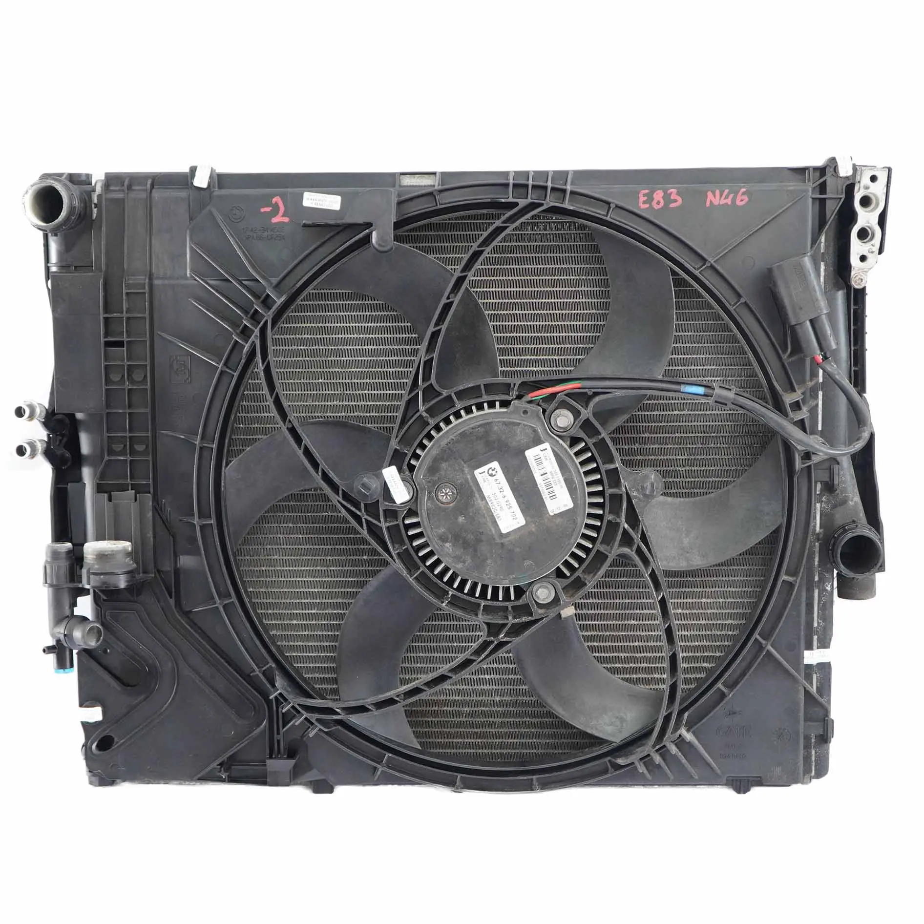 BMW X3 E83 Motore Raffreddamento Radiatore Rad Fan Motore Alloggiamento 3414008
