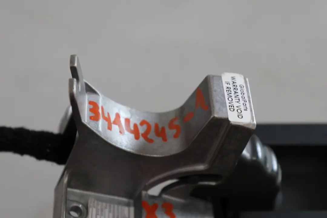 Armrest Front Leather Black Schwarz to BMW X3 Series E83 Cover with Part number 3414245 BMW X3 Series E83 Cover Armrest Front Leather Black Schwarz - SKU rhd-3414245-1 - Part number 3414245