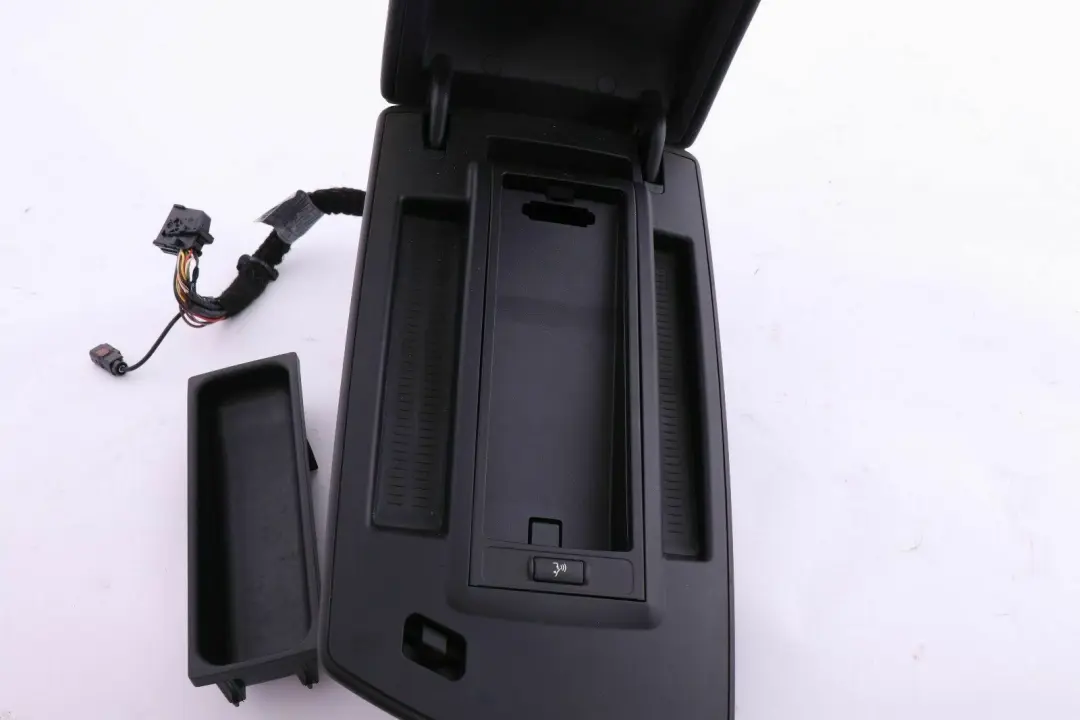 Armrest Front Leather Black Schwarz to BMW X3 Series E83 Cover with Part number 3414245 BMW X3 Series E83 Cover Armrest Front Leather Black Schwarz - SKU 3414245-3 - Part number 3414245