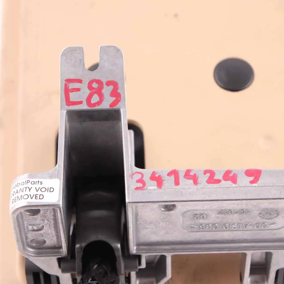 Leather Cover Centre Console Armrest Sand Beige Light to BMW X3 Series E83 with Part number 3414249 BMW X3 Series E83 Leather Cover Centre Console Armrest Sand Beige Light - SKU 3414249 - Part number 3414249