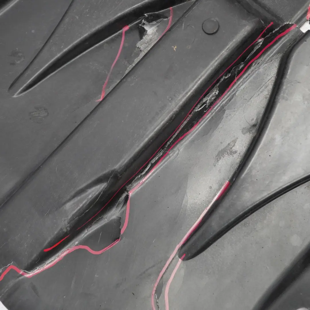 Cubierta Panel Protección Depósito Combustible Izquierdo para BMW X3 E83 con número de pieza 3417402 BMW X3 E83 Cubierta Panel Protección Depósito Combustible Izquierdo - SKU 3417402-1 - Número de pieza 3417402