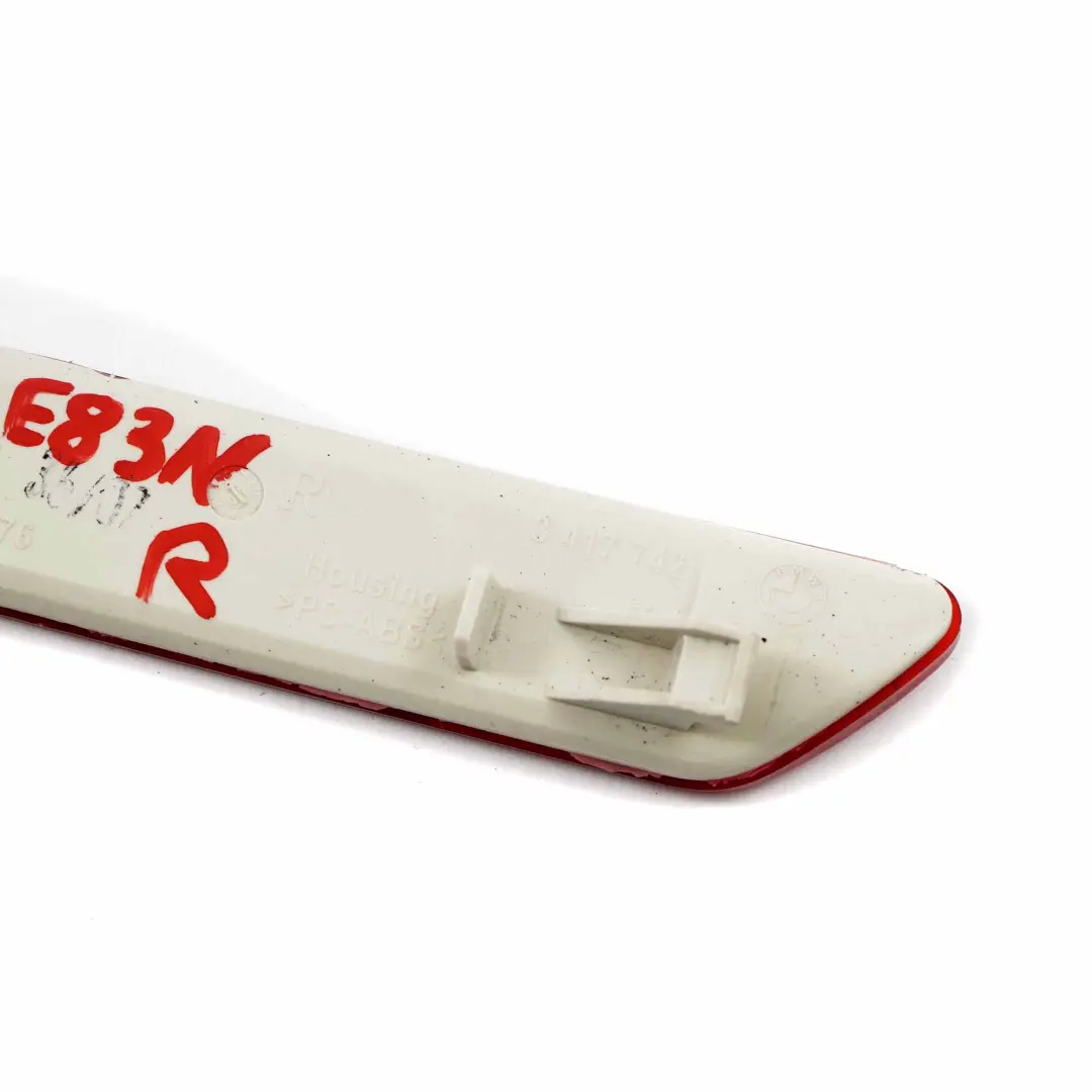 Lampada Riflettore BMW E83 LCI Paraurti Posteriore Destro Riflesso Rosso per con numero di parte 3417742 Lampada Riflettore BMW E83 LCI Paraurti Posteriore Destro Riflesso Rosso - SKU 3417742 - Numero di parte 3417742