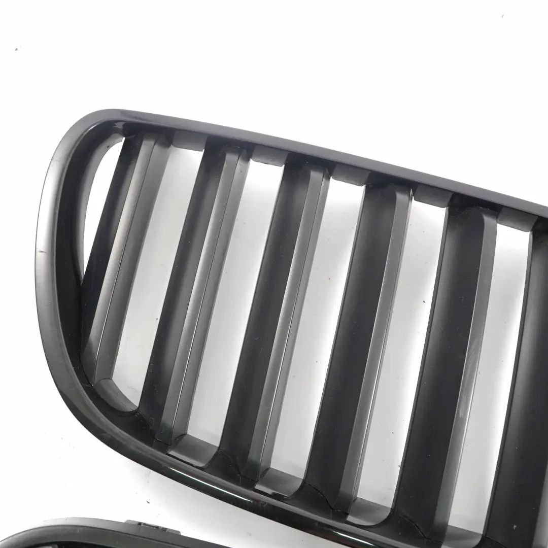 Niere Grill Ziergitter Vorne Links Rechts Set 3420087 3420088 für BMW X3 E83 LCI mit Teilenummer 3420088 3420087 BMW X3 E83 LCI Niere Grill Ziergitter Vorne Links Rechts Set 3420087 3420088 - SKU 3420087 / 3420088 - Teilenummer 3420088 3420087