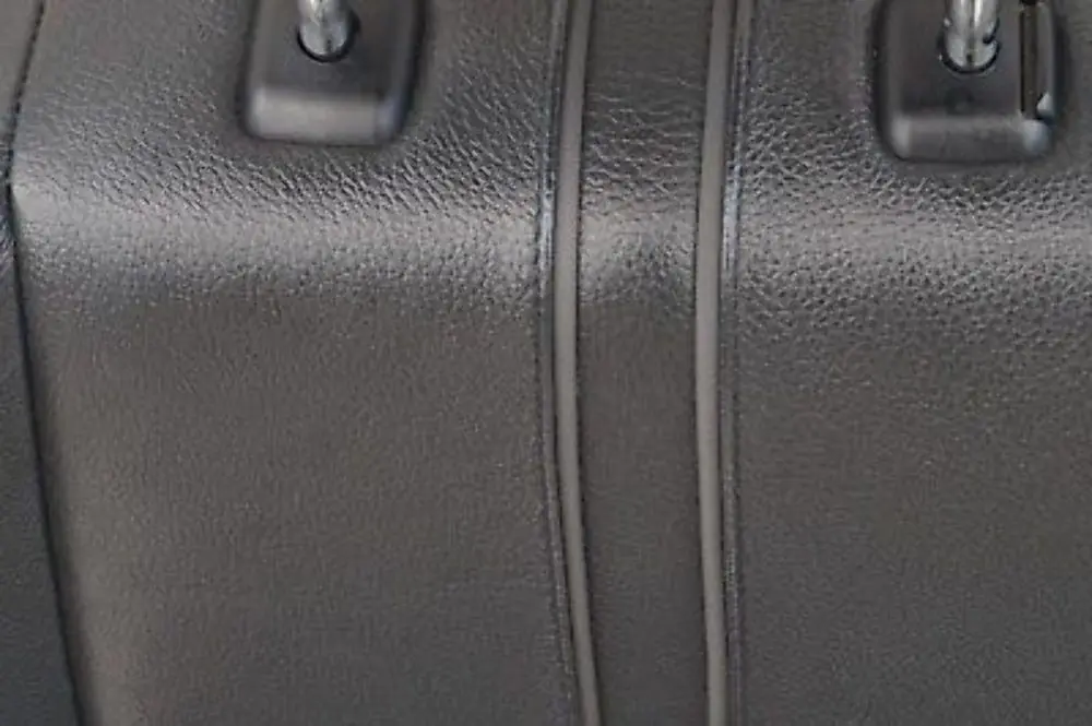 BMW X3 Series E83 Front Right O/S Sports Sensatec Vinyl Seat Black - SKU 3421842 - Part number 3421842