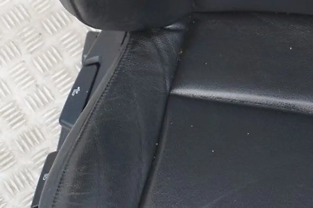 BMW X3 Series E83 Front Right O/S Sports Sensatec Vinyl Seat Black - SKU 3421842 - Part number 3421842