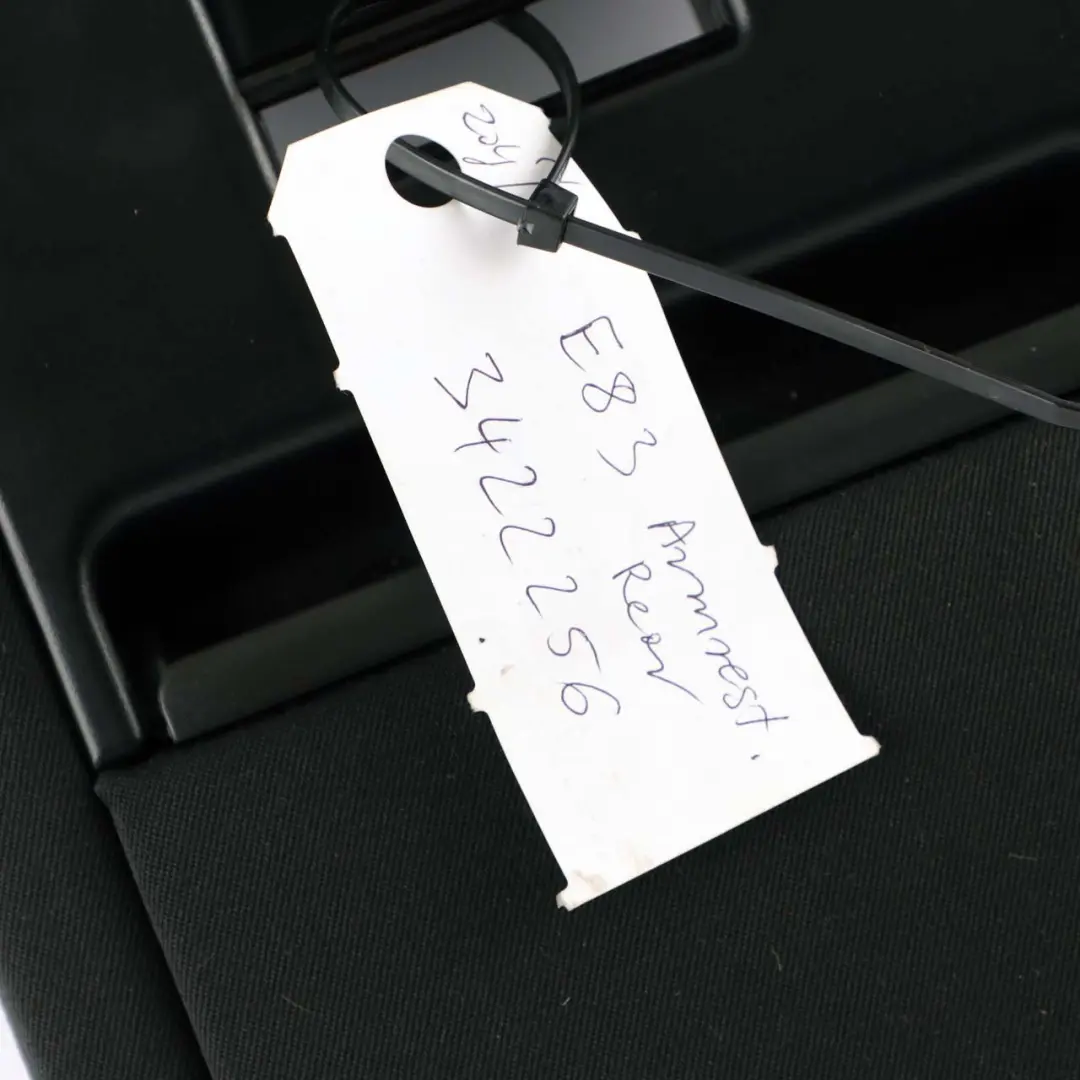 Rücksitz Mitte Multifunktionsablage Armlehne Stoff Anthrazit für BMW X3 E83 LCI mit Teilenummer 3422256 BMW X3 E83 LCI Rücksitz Mitte Multifunktionsablage Armlehne Stoff Anthrazit - SKU 3422256 - Teilenummer 3422256