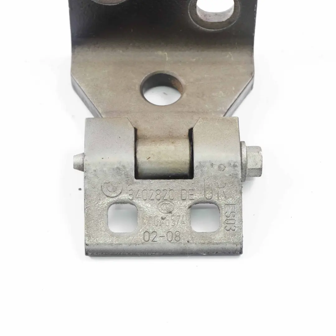 Cerniera anteriore destra superiore Rubinschwarz Rubino Nero per BMW X3 E83 con numero di parte 3402820 BMW X3 E83 Cerniera anteriore destra superiore Rubinschwarz Rubino Nero - SKU 3422370-RUB - Numero di parte 3402820