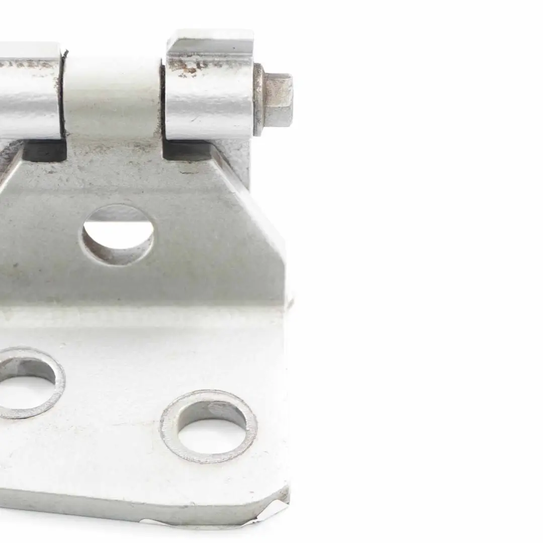 Bisagra Puerta Delantera Trasera Derecha Inferior Titansilber - 354 para BMW X3 E83 con número de pieza 3422372 BMW X3 E83 Bisagra Puerta Delantera Trasera Derecha Inferior Titansilber - 354 - SKU 3422372-TS - Número de pieza 3422372