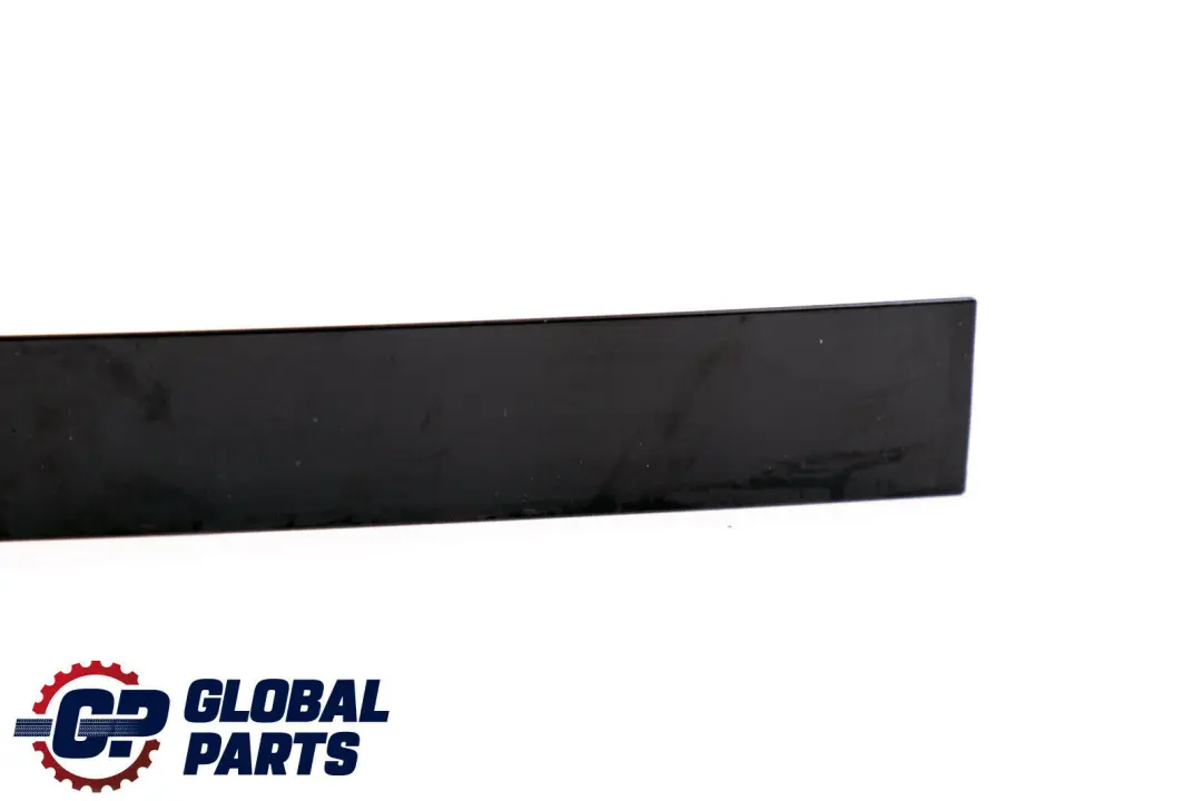 Tapa Pilar Columna C Puerta Trasera Derecha para BMW X3 E83 LCI con número de pieza 51353427644 BMW X3 E83 LCI Tapa Pilar Columna C Puerta Trasera Derecha - SKU 3427644 - Número de pieza 51353427644