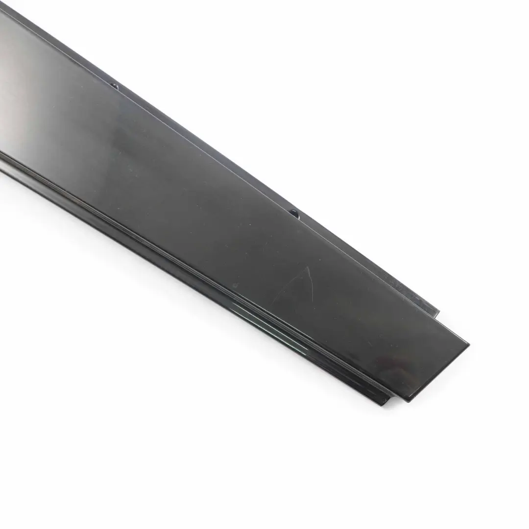 Right O/S Window Frame Finisher Trim High Gloss Black to BMW X3 Series E83 Rear with Part number 3427666 BMW X3 Series E83 Rear Right O/S Window Frame Finisher Trim High Gloss Black - SKU 3427666 - Part number 3427666