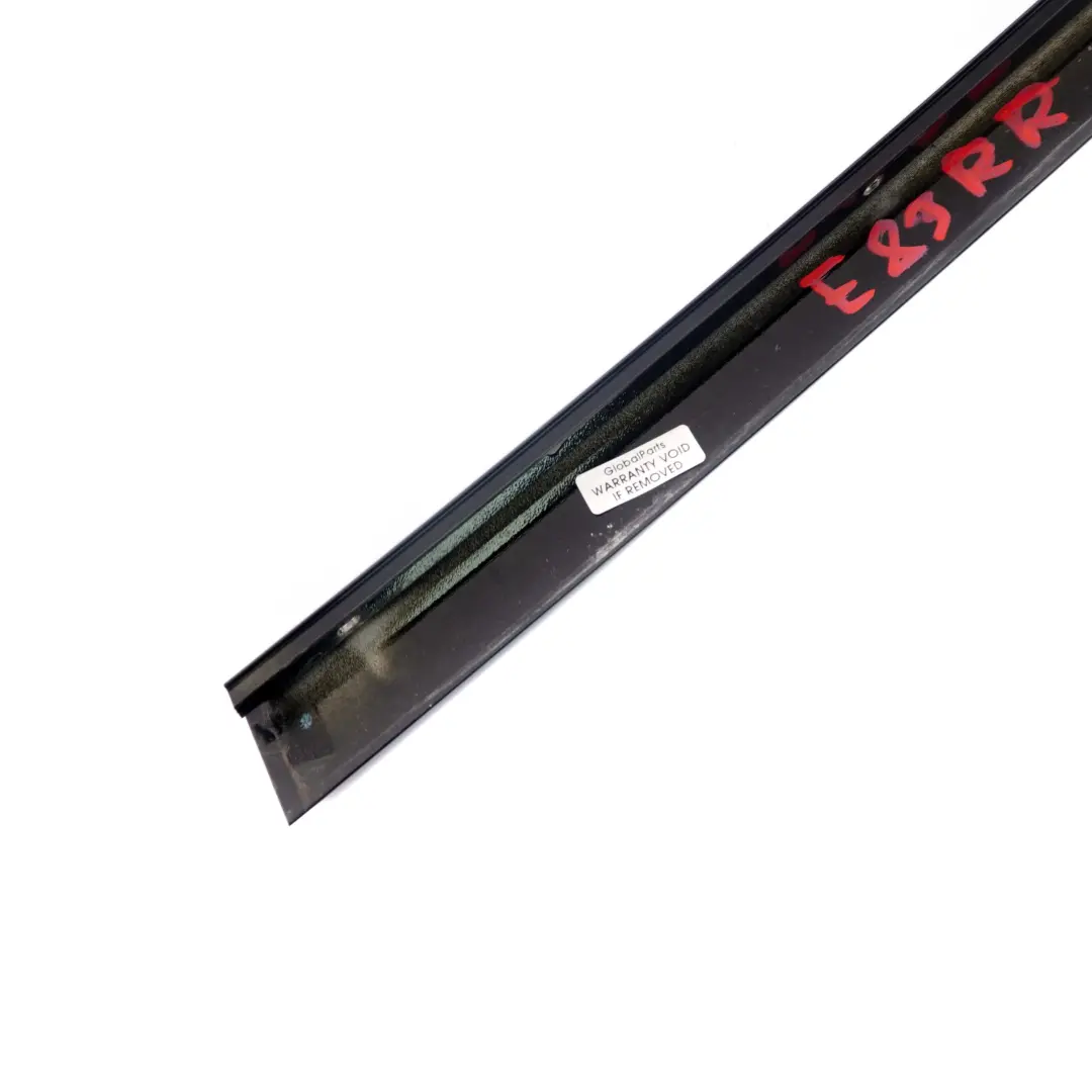 Garniture de pilier C arriere droit noir brillant pour BMW X3 E83 à propos du numéro de pièce 3427668 BMW X3 E83 Garniture de pilier C arriere droit noir brillant - SKU 3427668 - Numéro de pièce 3427668